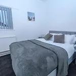Furnished 1Br With Free Parking And Wifi Liverpool