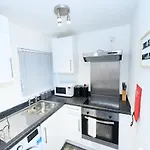 Furnished 1Br With Free Parking And Wifi Liverpool